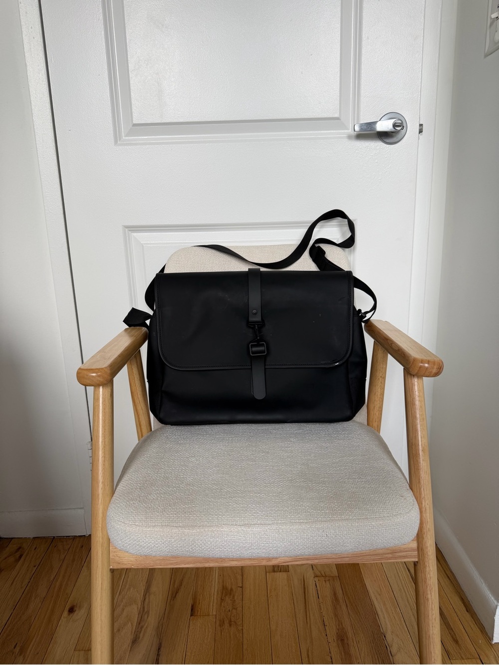Classic Black Messenger Bag for Men - Sleek Everyday Carry